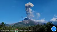 Gunung Lewotobi Laki-Laki di Flores Timur NTT kembali erupsi pada Senin sore (22/9/2025), pukul 16.15 Wita. (Liputan6.com/ Dok PVMBG)