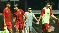 Pemain baru asal PSS Sleman, Arsyad Yusgiantoro tampak latihan bersama tim Persik. (Bola.com/Gatot Susetyo)