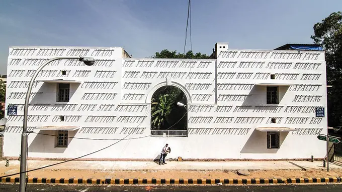 [Bintang] 5 Tipografi Bayangan, Seni Sederhana Sukses Bikin Kamu Nganga!