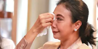 Banyak pesan moral yang diberikan dalam film Keluarga Cemara. Film yang diangkat dari sinetron yang sukses tahun 1990-an itu membuatnya menangis saat membaca skenario. (Adrian Putra/Bintang.com)
