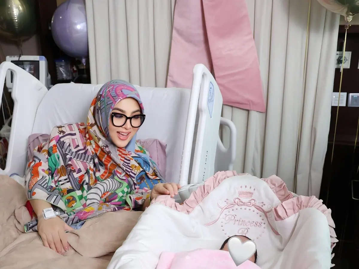 Terungkap, Syahrini Tak Lakukan Bayi Tabung dan Sempat 2 Kali Keguguran -  ShowBiz Liputan6.com
