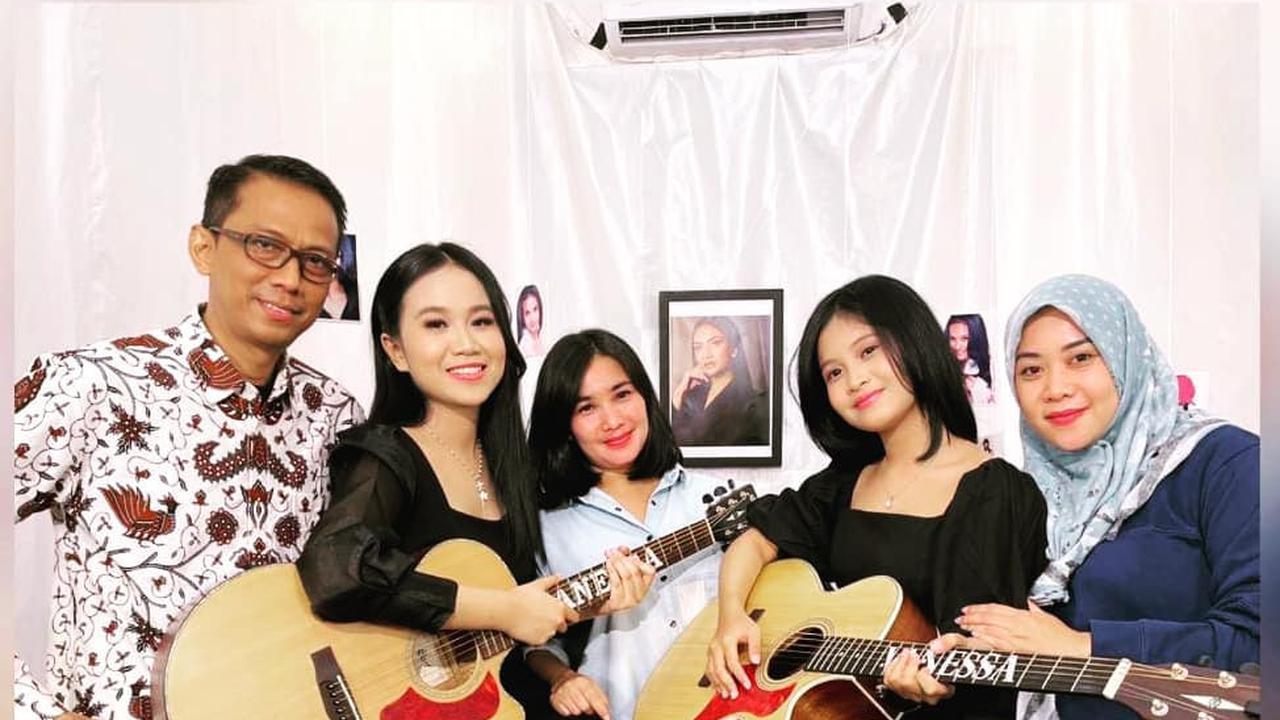 6 Potret Mayang dan Chika Sejak Kecil, Anak Doddy Soedrajat yang Selalu Kompak