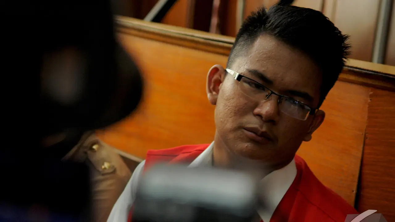  Ekspresi Pembunuh Ade Sara Saat Dituntut Penjara Seumur Hidup