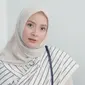 Berikut padu padan hijab segi empat agar tidak membosankan dari Dhatu Rembulan. (Foto: instagram/dhaturembulan)