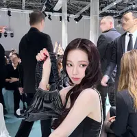 Pada tanggal 19 September, Karina menghadiri "Prada 2025 Spring/Summer Women's Fashion Show" di Milan, Italia, sebagai duta merek Prada. [@katarinabluu].