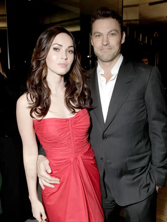 Megan Fox da Brian Austin Green bertemu dan pacaran pada 2004 dan tunangan di tahun 2006. Mereka pertama putus di tahun 2009 dan kemudian mengalami putus nyambung. (Getty Images/Elle)