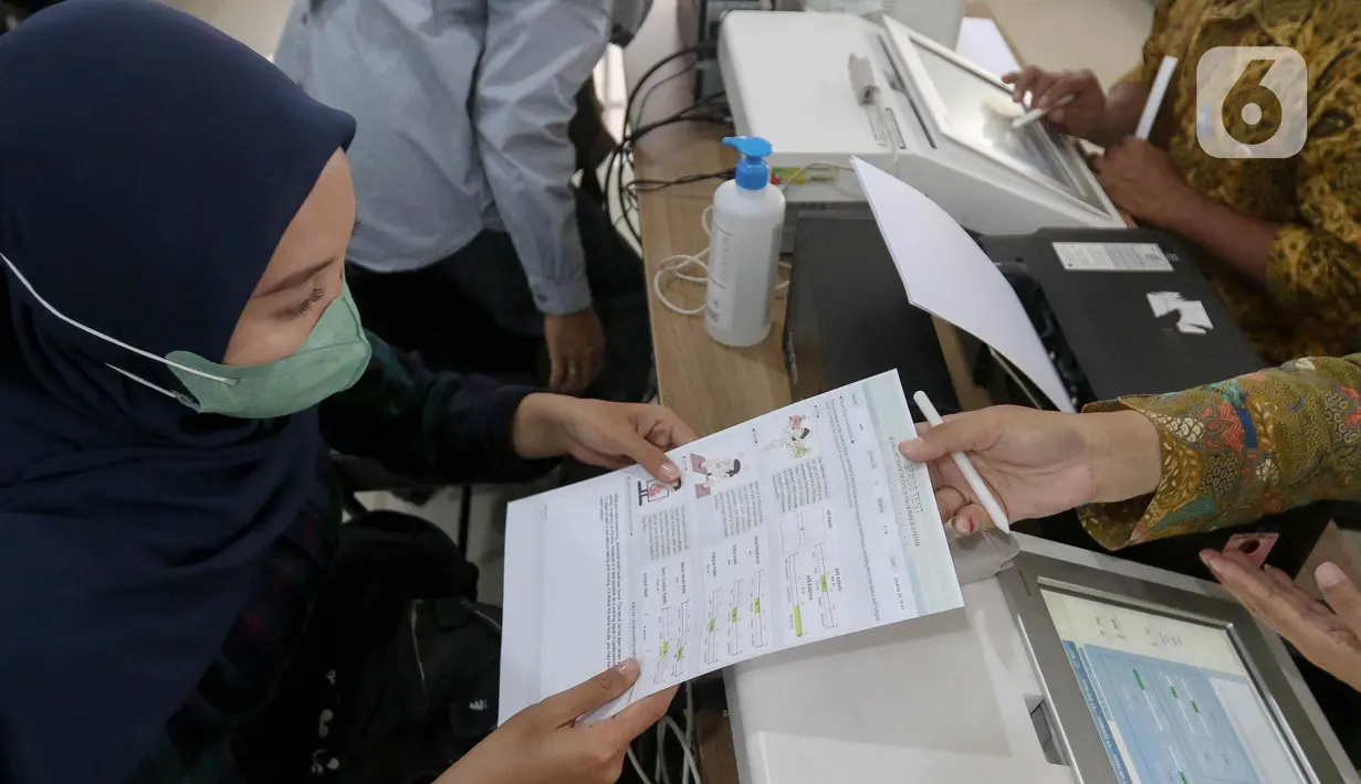 RSUD Tamansari menggelar tes kesehatan mental dan layanan konsultasi gratis untuk petugas kelompok penyelenggara pemungutan suara (KPPS), peserta pemilu, dan masyarakat umum. (Liputan6.com/Herman Zakharia)
