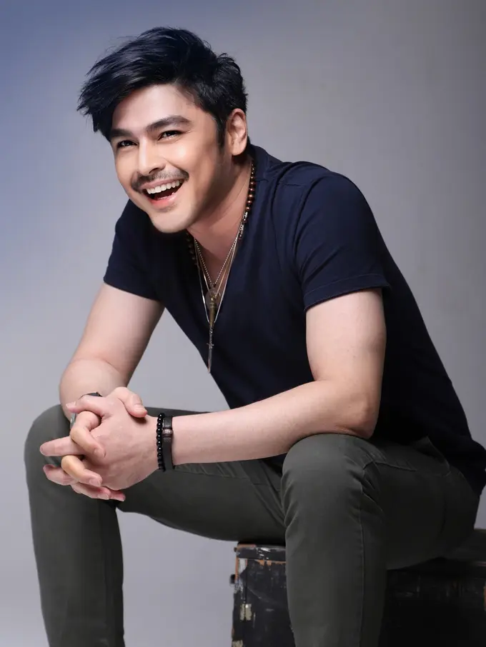 Thomas Djorghi mendaur ulang lagu Marlina dalam versi dangdut.