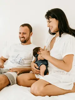 Meskipun di rumah, kamu bisa memiliki waktu berlibur yang menyenangkan dengan keluarga. (Foto: Unsplash.com/ Jonathan Borba)