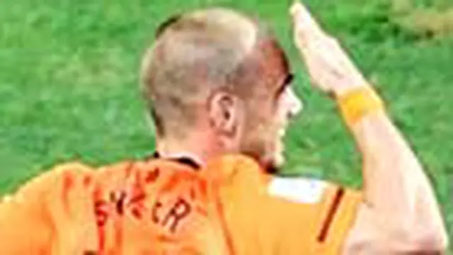 Jogo bonito Brasil luntur. Belanda semakin dekat menjuarai Piala Dunia untuk kali pertama setelah membungkam Brasil 2-1 (0-1) di Stadion Nelson Mandela Bay yang ditentukan gol sundulan Wesley Sneijder. 