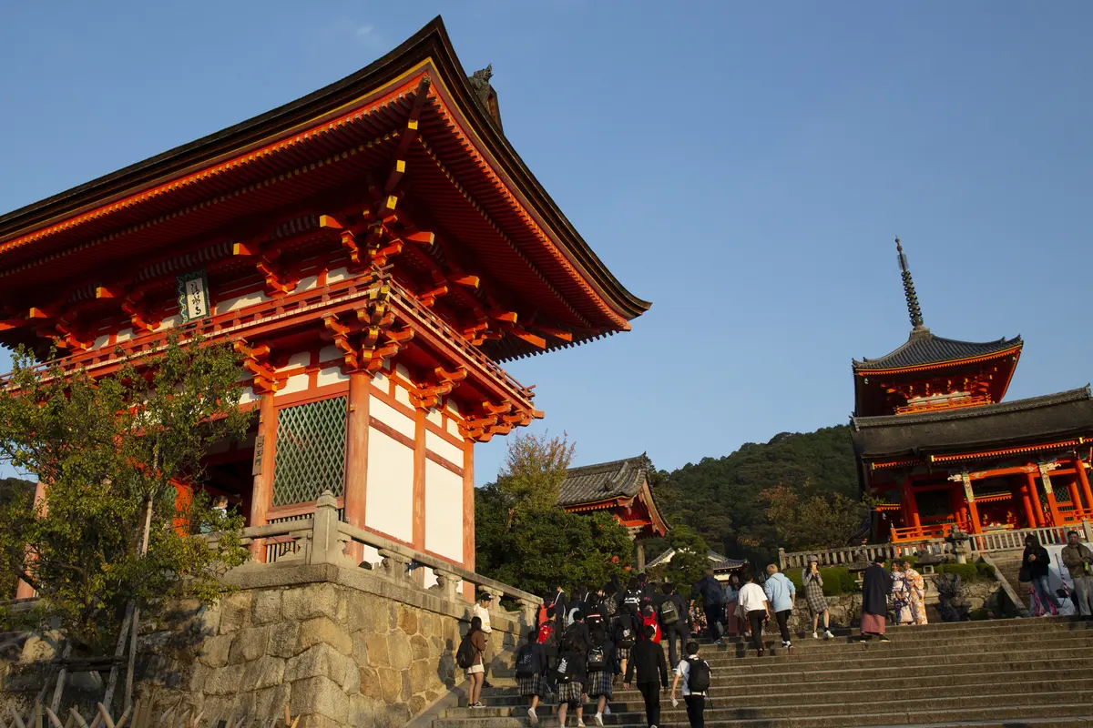 Mengunjungi Kuil yang Jadi Situs UNESCO di Kyoto