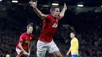 Arti Selebrasi Van Persie Usai Cetak Gol ke Gawang Arsenal