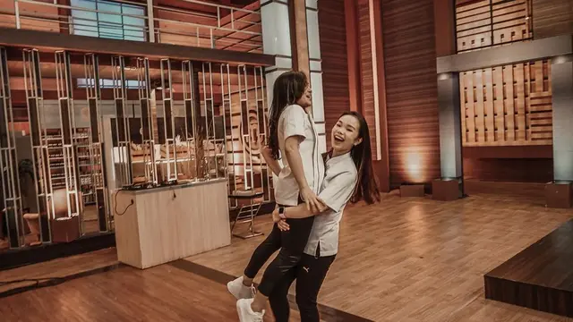 6 Potret Kedekatan Jesselyn dan Nadya MasterChef, Bak Kakak Adik