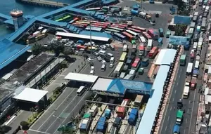 Demo Sopir Logistik Lumpuhkan Ketapang, Antrean Kendaraan 7,8 Km