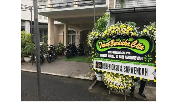 7 Potret Suasana Rumah Duka Vanessa Angel dan Bibi Andriansyah, Dijaga Sejumlah Aparat