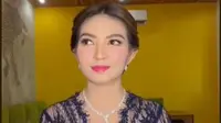 Berkat Video Make Up, Selvi Ananda Tuai Pujian dan Disebut Menantu Tercantik Presiden. foto: TikTok @antoniusanung