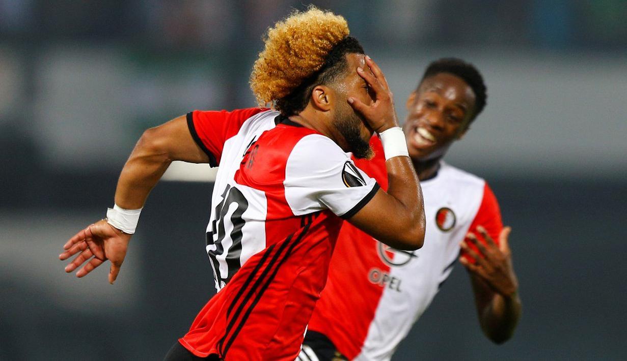 Ekspresi pemain Feyenoord, Tonny Vilhena, setelah mencetak gol ke gawang Manchester United pada matchday pertama Grup A Liga Europa, di Stadion Feijenoord, Rotterdam, Jumat (16/9/2016) dini hari WIB. (Reuters/Michael Kooren)