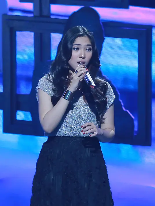 "Perasaan senang banget, enggak nyangka karya aku diapresiasi. Padahal aku masih sebagai bayi di industri musik Indonesia," aku Isyana Sarasvati. (Galih W. Satria/Bintang.com)