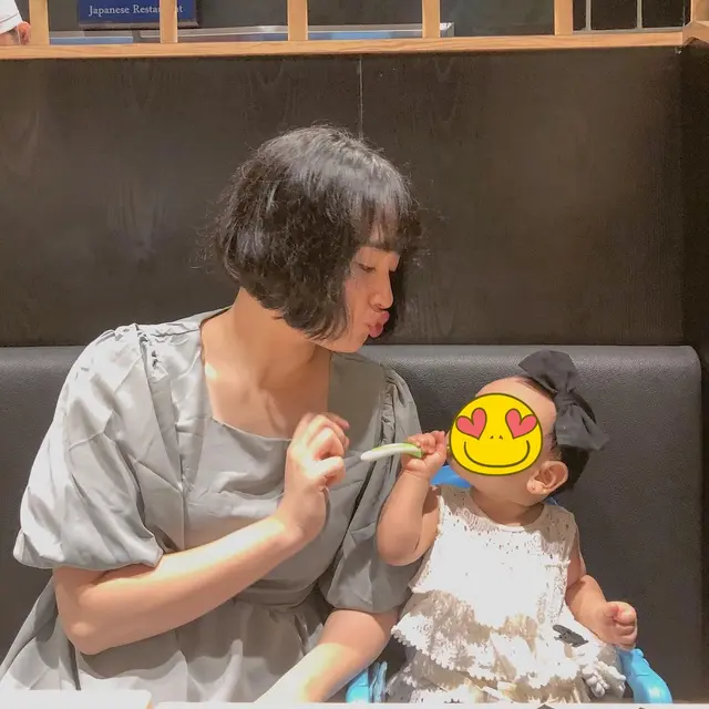 6 Potret Kinal Eks JKT48 Saat Asuh Anak, Ibu yang Sigap