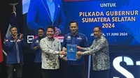 Partai Demokrat mendukung calon petahana untuk maju pada pemilihan gubernur (Pilgub) Sumatera Selatan (Sumsel) 2024, yaitu sosok Herman Deru dan Cik Ujang diberi rekomendasi. (Foto: Liputan6.com/Winda Nelfira).