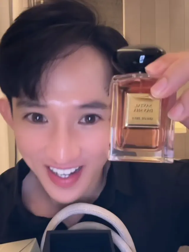 Parfum mahal  Souvenir Resepsi Pernikahan Amanda Manopo dan Kenny Austin. [@bellyiverzon]