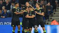 Para pemain Chelsea merayakan gol ke gawang Leicester City pada laga putaran ketiga Piala Liga Inggris di King Power Stadium, Leicester, Selasa (20/9/2016). (AFP/Anthony Devlin)