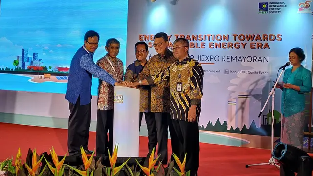 Bertempat di Jakarta International Expo (JIExpo), pameran EBTKE ConEX dibuka langsung oleh Menteri Energi dan Sumber Daya Mineral (ESDM) Arifin Tasrif.