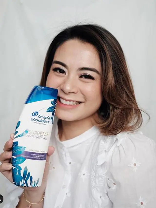 Move On dari Masalah Rambut Berketombe dan Rontok ala Alodita