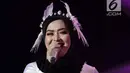 Penampilan adik Syahrini, Aisyahrani saat menghibur penonton dalam acara SCTV Music Awards 2018 di Studio 6 Emtek, Jakarta, Jumat (27/4). SCTV Music Awards 2018 adalah ajang penghargaan bagi para musisi tanah air. (Liputan6.com/Faizal Fanani)