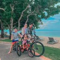 Liburan Keluarga Sonny Septian dan Fairuz A Rafiq Ke Bali (Sumber: Instagram/fairuzarafiq)
