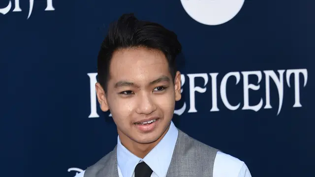 [Bintang] Maddox-Brad Pitt