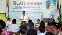 Menteri Koordinator Kemaritiman Luhut Binsar Panjaitan saat berkunjung ke pondok pesantren di Banyuwangi.