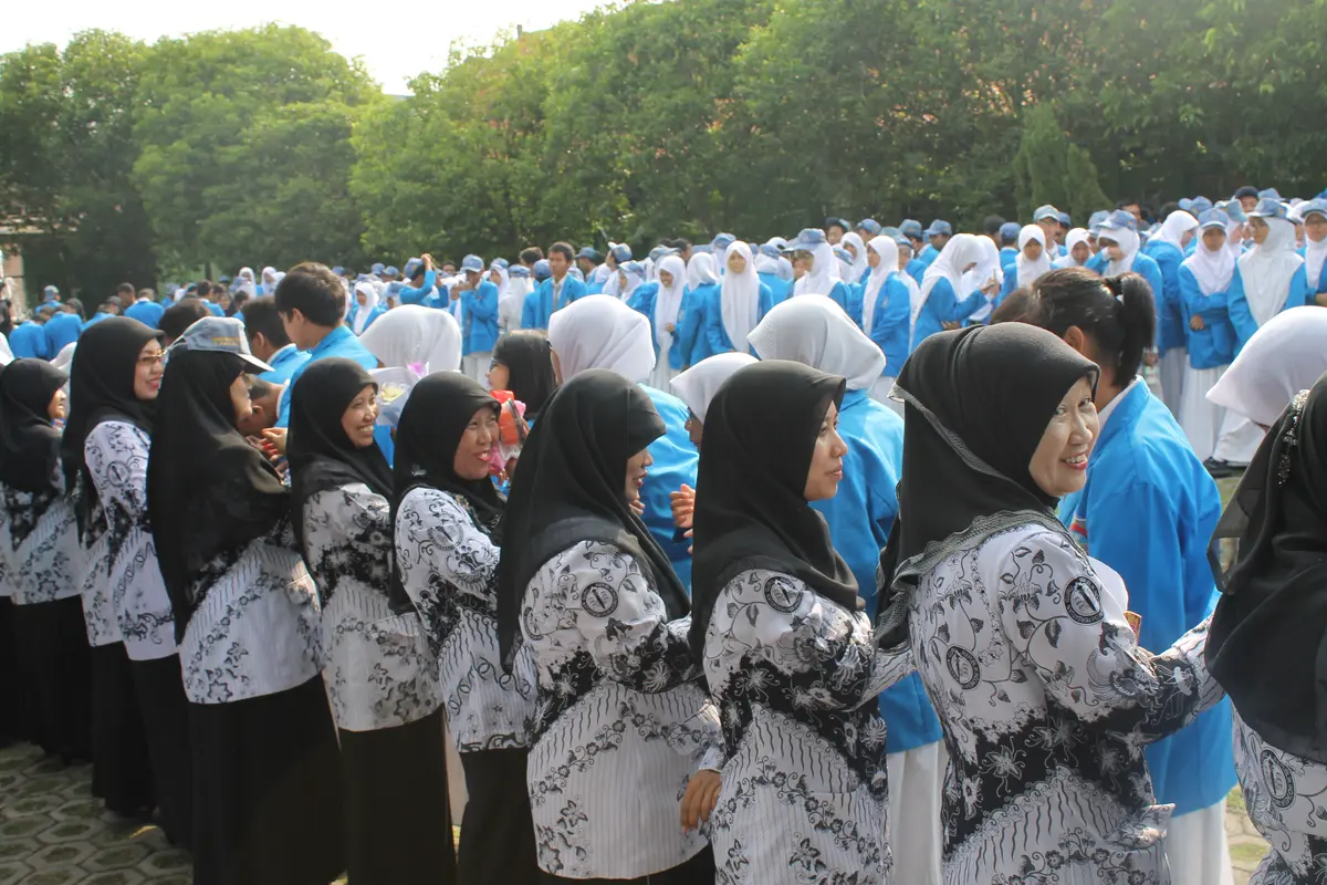 Satya Lencana Pendidikan Warnai Perayaan Hari Guru Nasional
