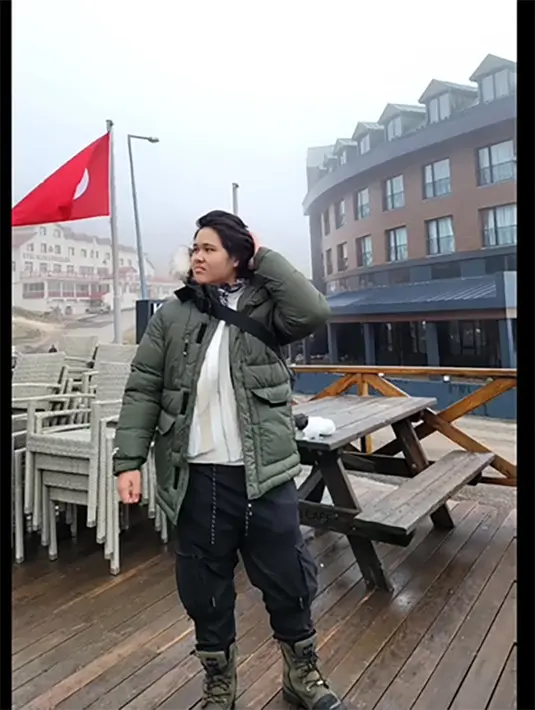 Adrian merupakan anak Paramitha Rusady dari pernikahannya dengan Nenad Bago. Sekedar informasi, Paramitha dan Nenad menikah pada tahun 2004 dan resmi cerai pada tahun 2012. [Instagram/paramitha118real]