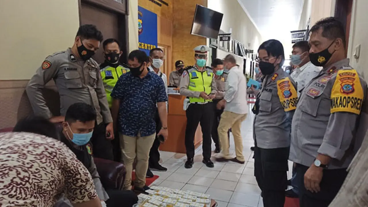 Kapolres Minahasa Utara juga menjelaskan, tes urine untuk pencegahan narkoba ini sudah menjadi agenda rutin di lingkungan Polri.