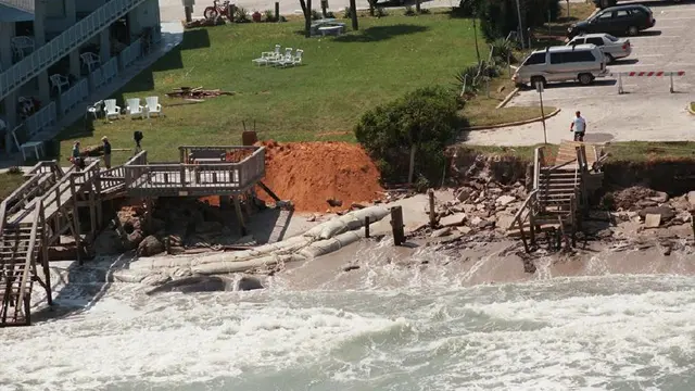 Banjir di Florida akibat Badai Floyd pada 15 September 1999 (wikimedia commons)