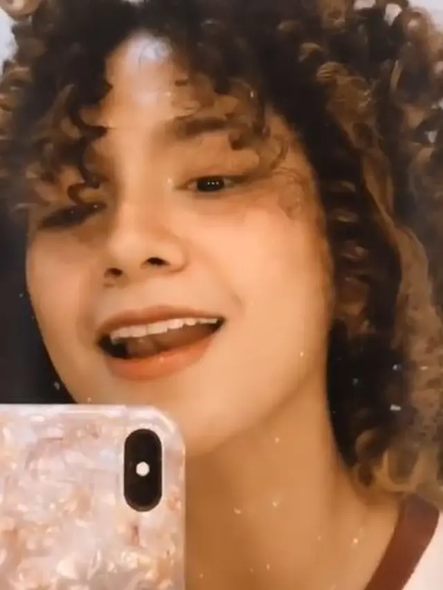 Potret Dinda Kirana dengan Rambut Keriting (sumber: instagram/dindakirana.s)
