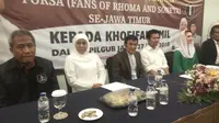 Pasangan Khofifah-Emil Dardak bertemu dengan Rhoma Irama (Liputan6.com/ Dian Kurniawan)