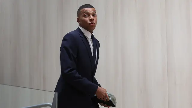 Kylian Mbappe dengan Jersey Real Madrid
