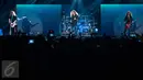 Penampilan band trash metal Megadeth pada acara Hammersonic 2017 di Echo Park, Ancol, Jakarta, Minggu (7/5). Ada 15 lagu yang dibawakan oleh Megadeth pada perhelatan Hammersonic 2017 ini. (Liputan6.com/Gempur M Surya)