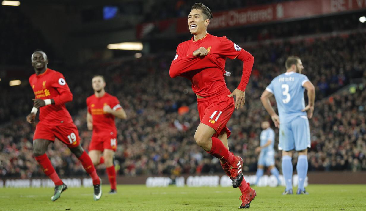 Roberto Firmino mencetak satu gol saat The Reds melawan Stoke City pada laga Boxing Day Premier League di Anfield, (26/12/2016). (Reuters/Darren Staples) 