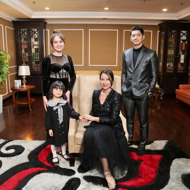 6 Potret Keluarga Amanda Manopo dan Arya Saloka di Sinetron, Penuh Kehangatan