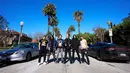 Kedatangan Dewa 19 ke Amerika adalah untuk memenuhi undangan dari Konsulat Jenderal Republik Indonesia (KJRI) di Los Angeles. Penampilan Ahmad Dhani, Andra, Yuke, dan Agung semakin keren dengan vocal dari Marcello dan Virzha. Pertunjukkan musik yang digelar pada Minggu (8/1/2023) itu berlangusng seru. (Liputan6.com/IG/@officialdewa19)