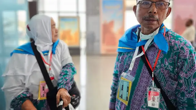 Jemaah haji Indonesia dibekali dengan kartu identitas berwarna merah putih untuk penanganan jemaah yang tersasar