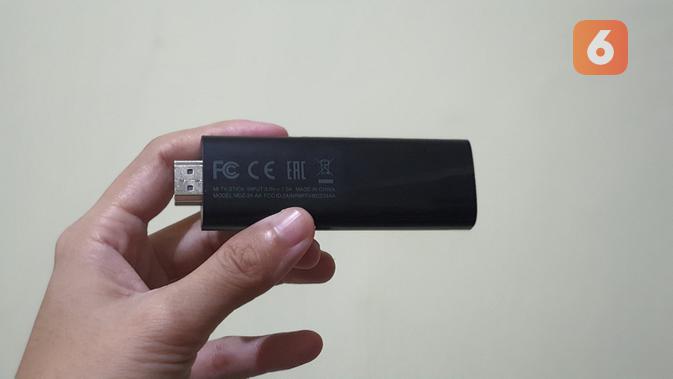 Mi TV Stick, perangkat streaming portabel Xiaomi yang mampu ubah TV biasa menjadi smartTV (Liputan6.com/ Agustin Setyo W)