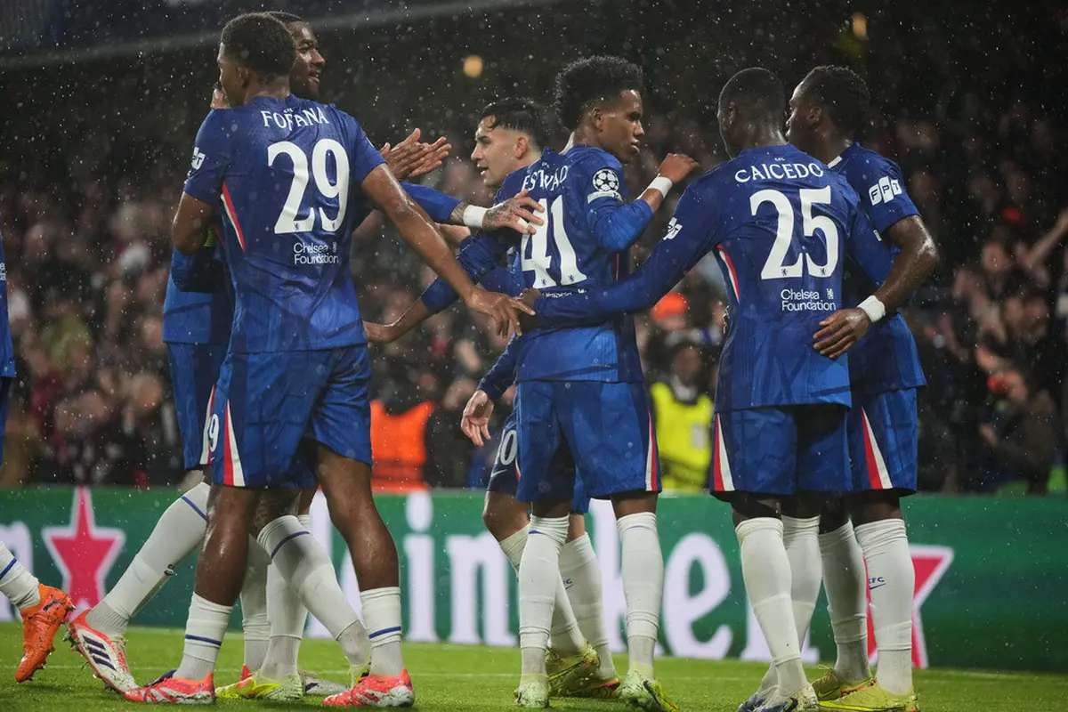 Selebrasi skuad Chelsea di laga lawan Ajax Amsterdam di matchday 3 league phase Liga Champions 2025/2026 di Stamford Bridge, Kamis (23/10/2025). (AP Photo/Alastair Grant)