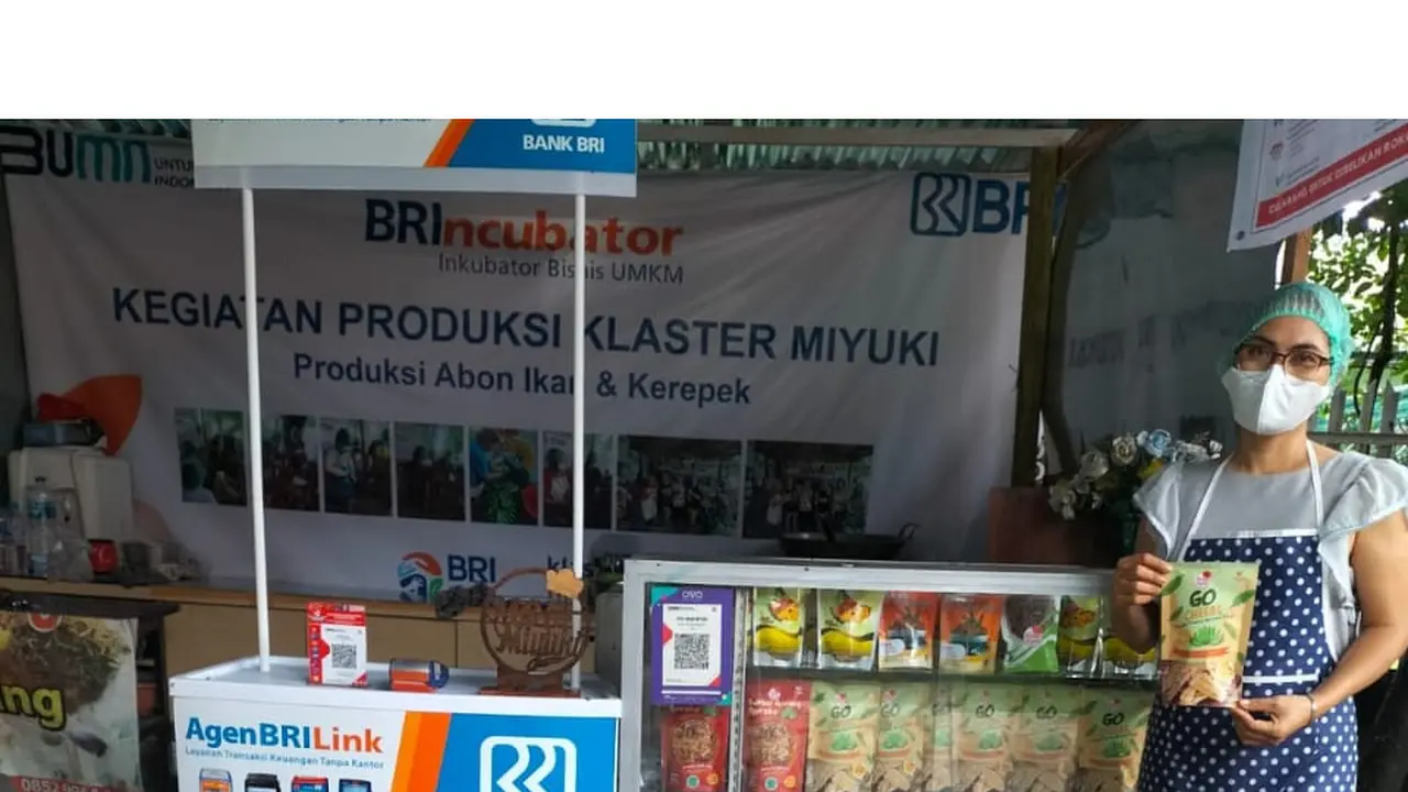 Berawal dari jualan nasi kuning di pinggir jalan kota Manado, Rey Maya Veronika sekarang memiliki penghasilan hingga puluhan juta dari usaha produk olahan Pangan yang diberi nama “Miyuki”.