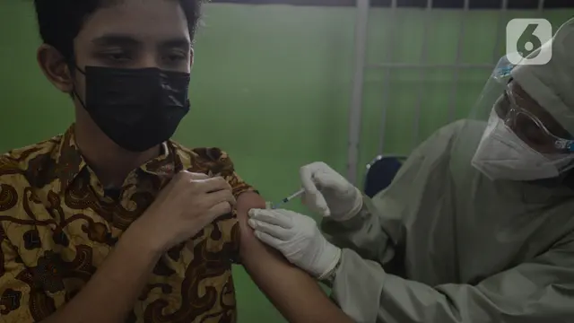 Vaksinasi Anak Usia 12-17 Tahun di SMAN 20 Jakarta