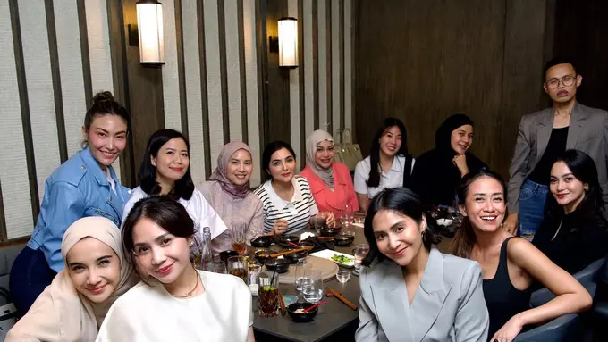 Kumpul Bareng, Gaya Smart Casual ala Geng Cendol dari Nagita Slavina hingga Paula Verhoeven yang Bisa Jadi Inspirasi
