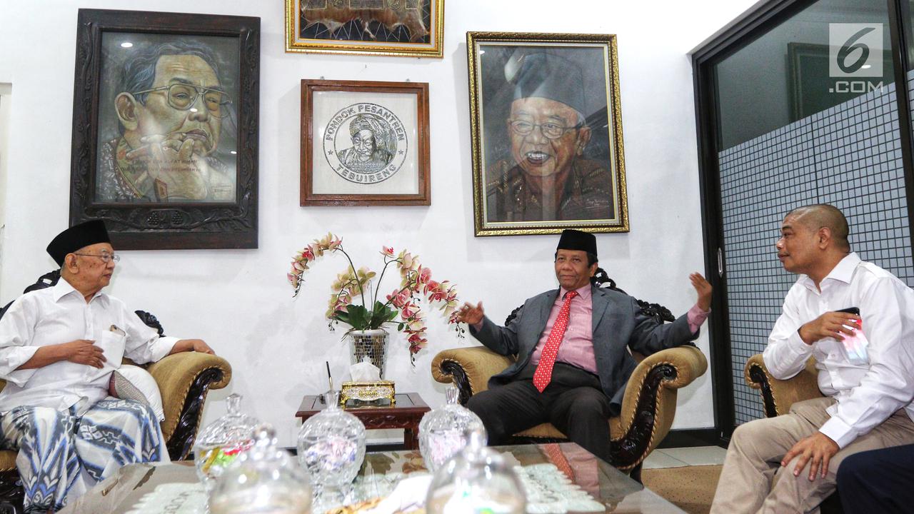 Jelajah Kebangsaan, Mahfud MD dan Romo Benny Ziarah ke Makam Gus Dur